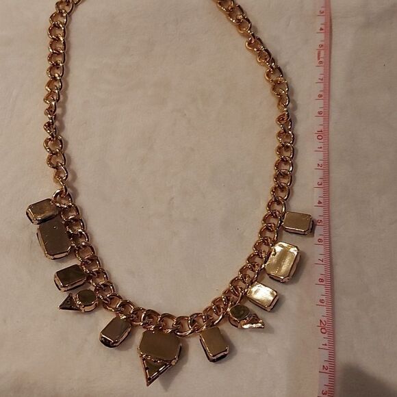 4 Various Necklaces - Picture 4 of 11